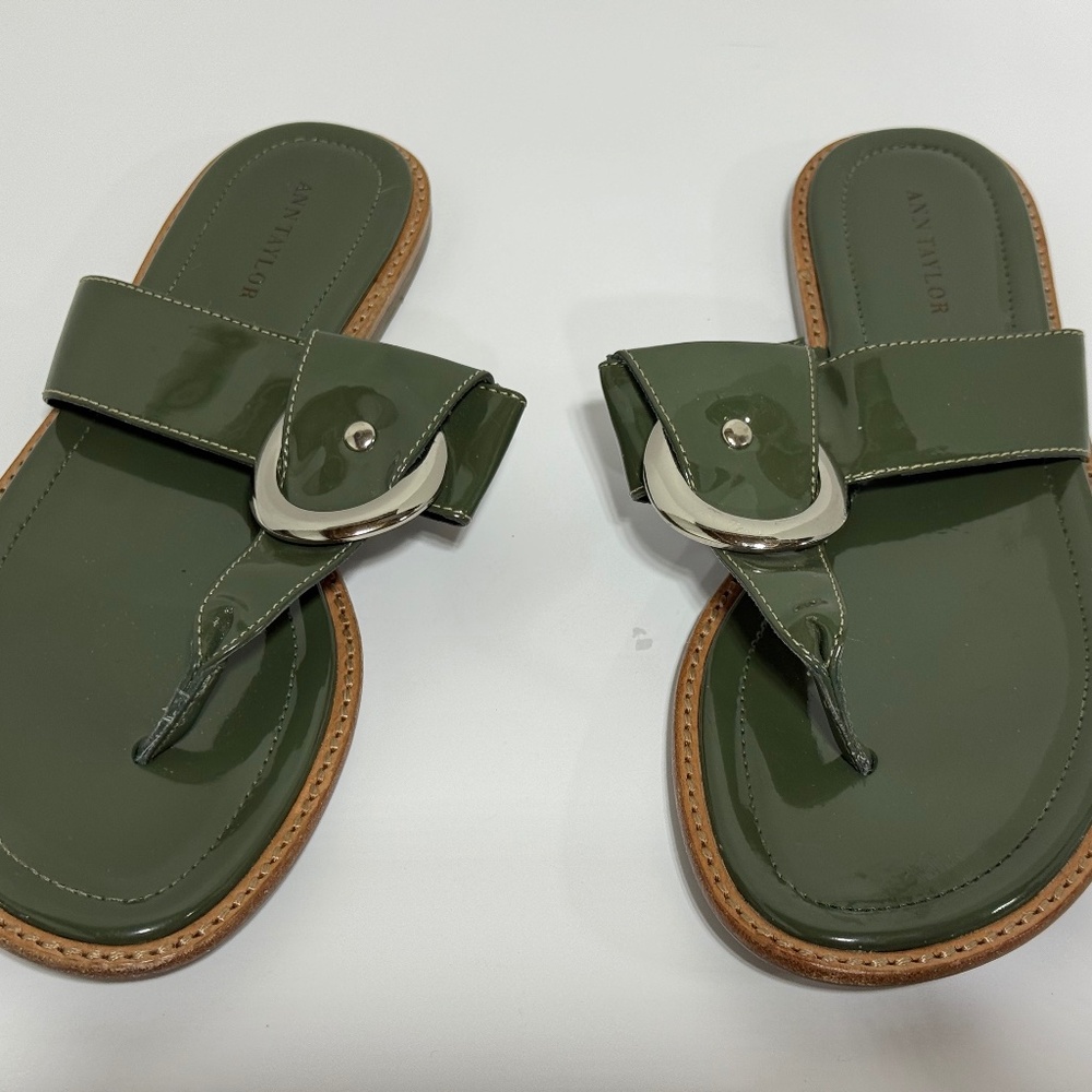 Ann Taylor Green Patent Leather Sandals 7M – Wide Strap & Silver Buckle - Rare
